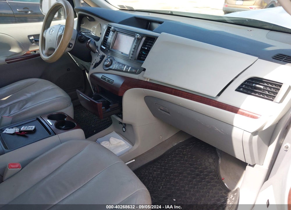 2011 TOYOTA SIENNA XLE V6 VIN: 5TDYK3DC6BS043437