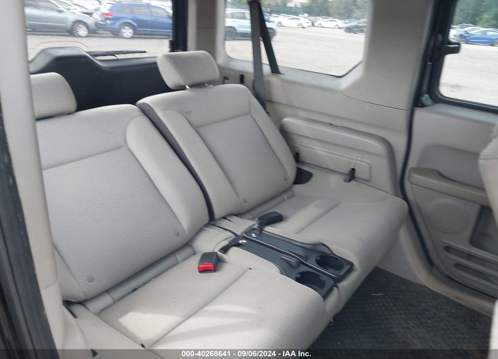 2011 HONDA ELEMENT LX VIN: 5J6YH1H38BL000033