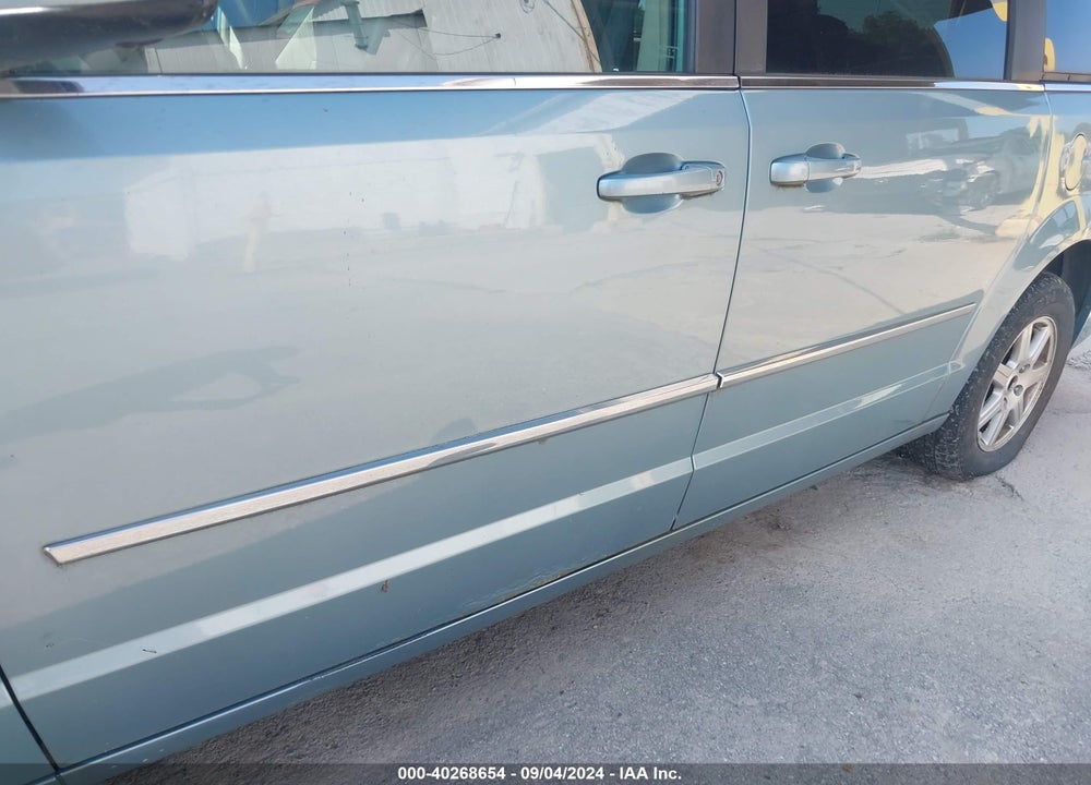2010 CHRYSLER TOWN & COUNTRY TOURING VIN: 2A4RR5D15AR308702