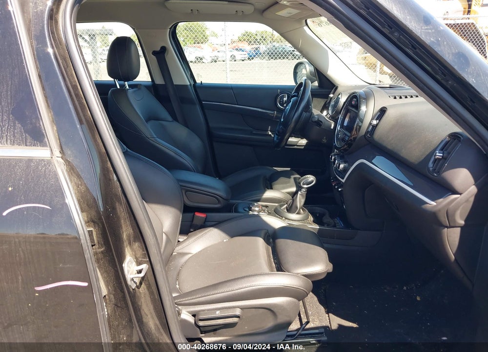 2018 MINI COUNTRYMAN COOPER S VIN: WMZYT3C32J3E00808
