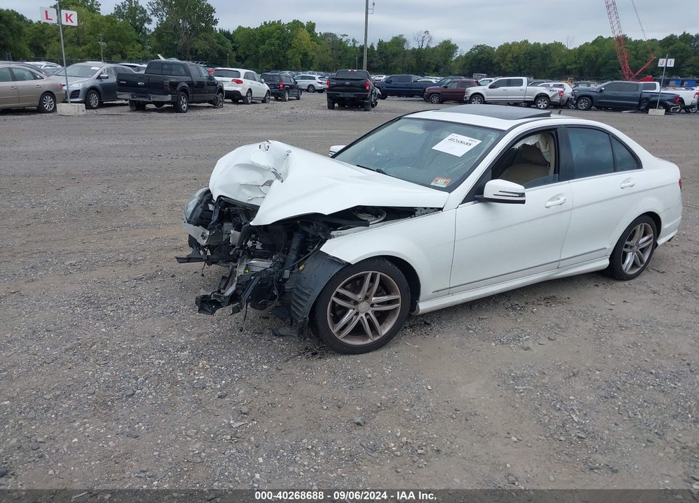 2014 MERCEDES-BENZ C 250 LUXURY/SPORT VIN: WDDGF4HB1EG235201