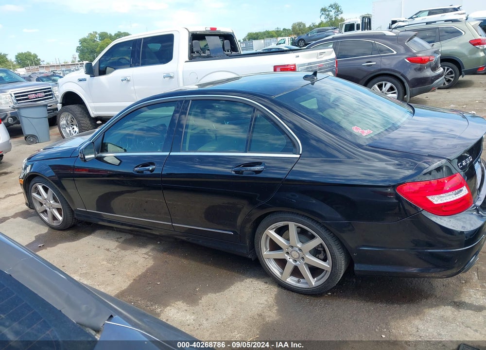 2014 MERCEDES-BENZ C 250 LUXURY/SPORT VIN: WDDGF4HB2EA947994