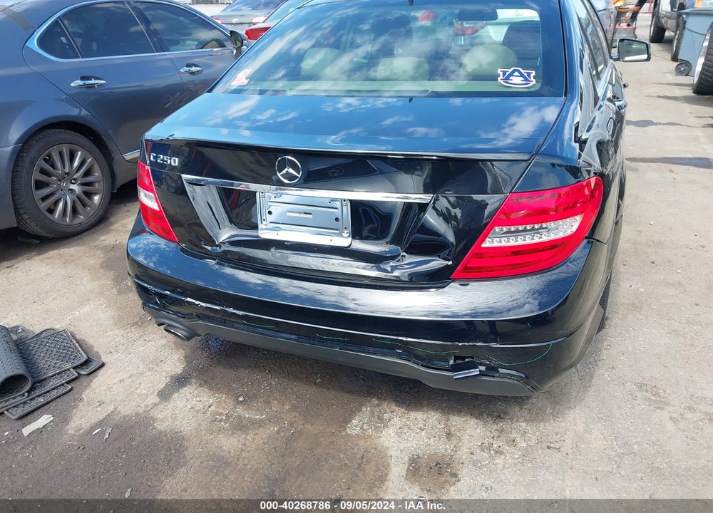 2014 MERCEDES-BENZ C 250 LUXURY/SPORT VIN: WDDGF4HB2EA947994