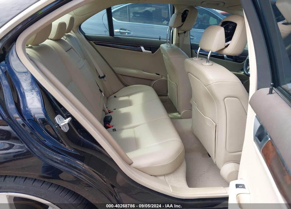 2014 MERCEDES-BENZ C 250 LUXURY/SPORT VIN: WDDGF4HB2EA947994