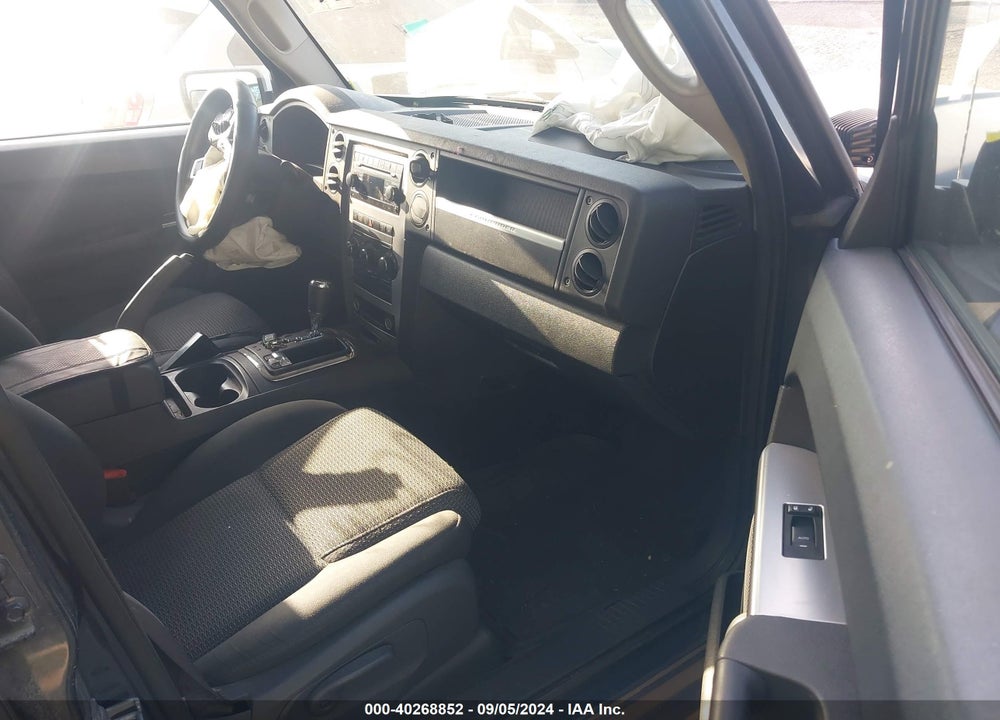 2008 JEEP COMMANDER SPORT VIN: 1J8HG48N88C172107