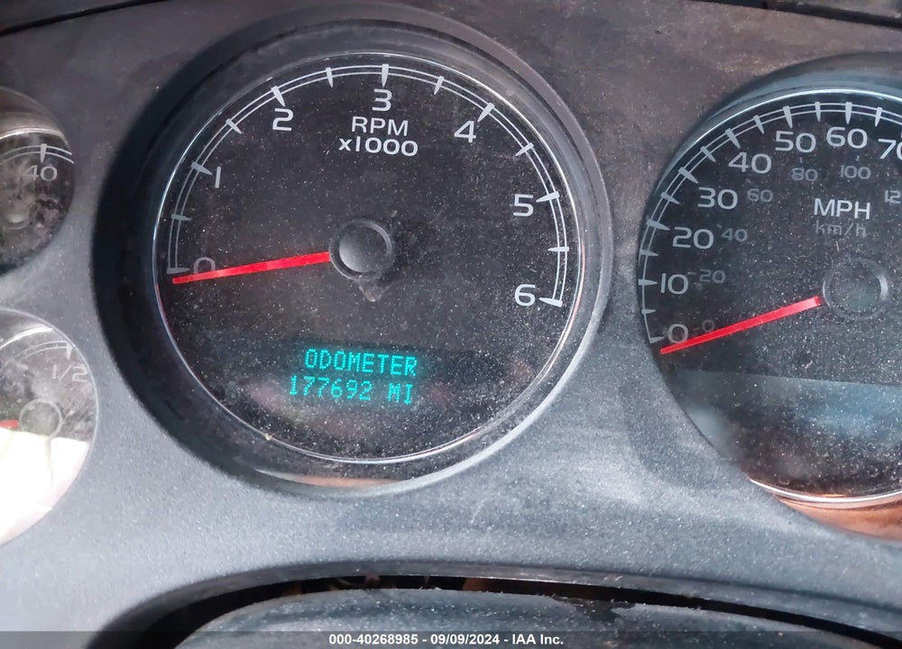 2013 CHEVROLET SUBURBAN 1500 LT VIN: 1GNSKJE72DR232669