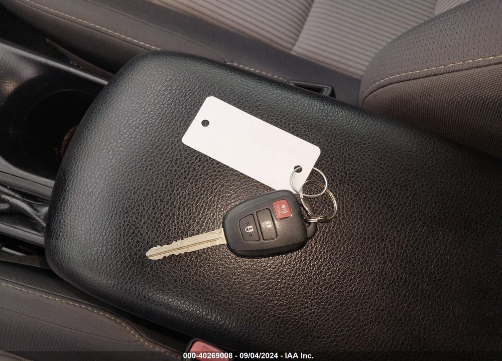 2014 TOYOTA RAV4 XLE VIN: 2T3WFREV7EW101329