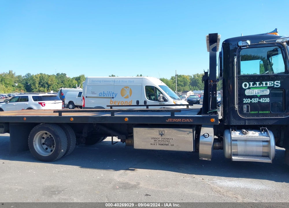 2017 PETERBILT 337 VIN: 2NP2HM6X1HM431855