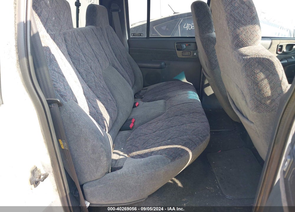 2002 CHEVROLET S-10 LS VIN: 1GCDT13W02K205971