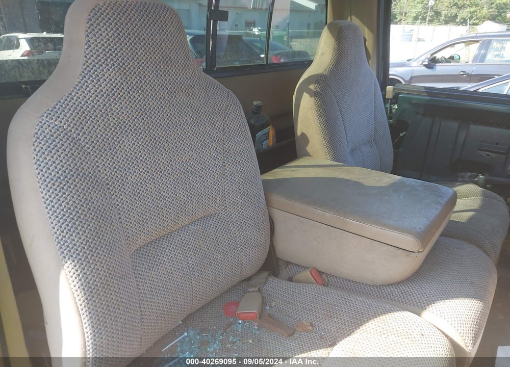 2000 DODGE RAM 1500 ST VIN: 1B7HF16Z6YS605685