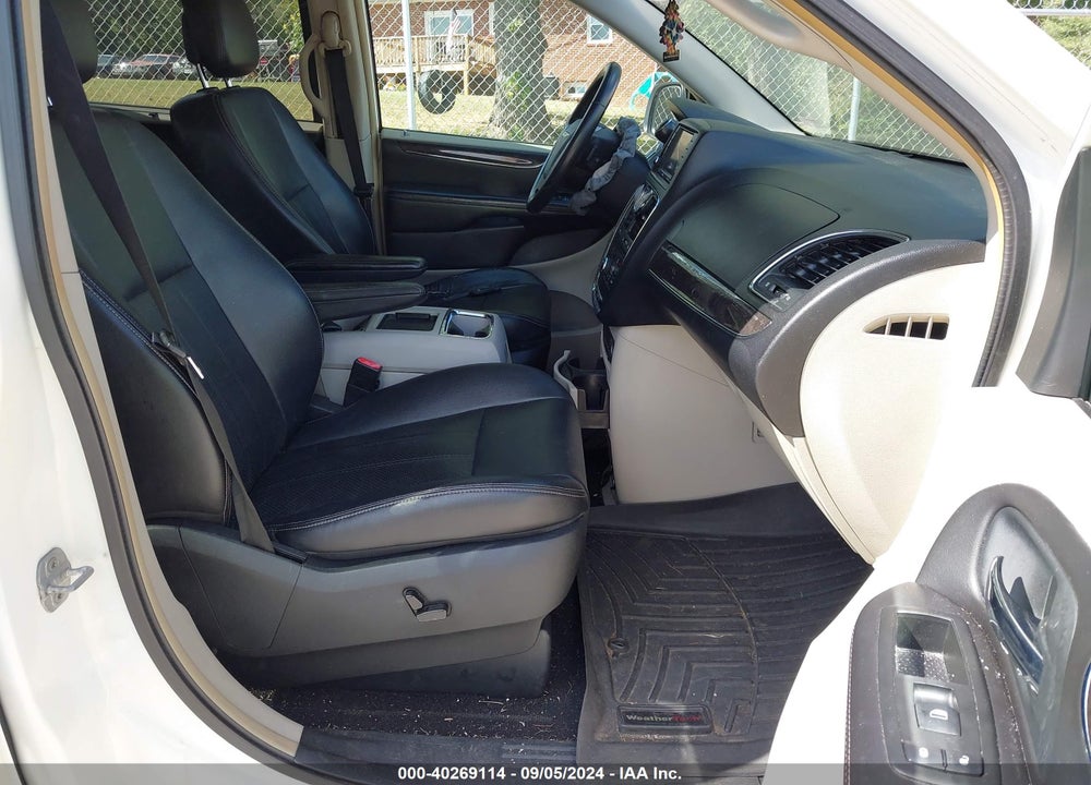 2011 CHRYSLER TOWN & COUNTRY TOURING-L VIN: 2A4RR8DG0BR619266