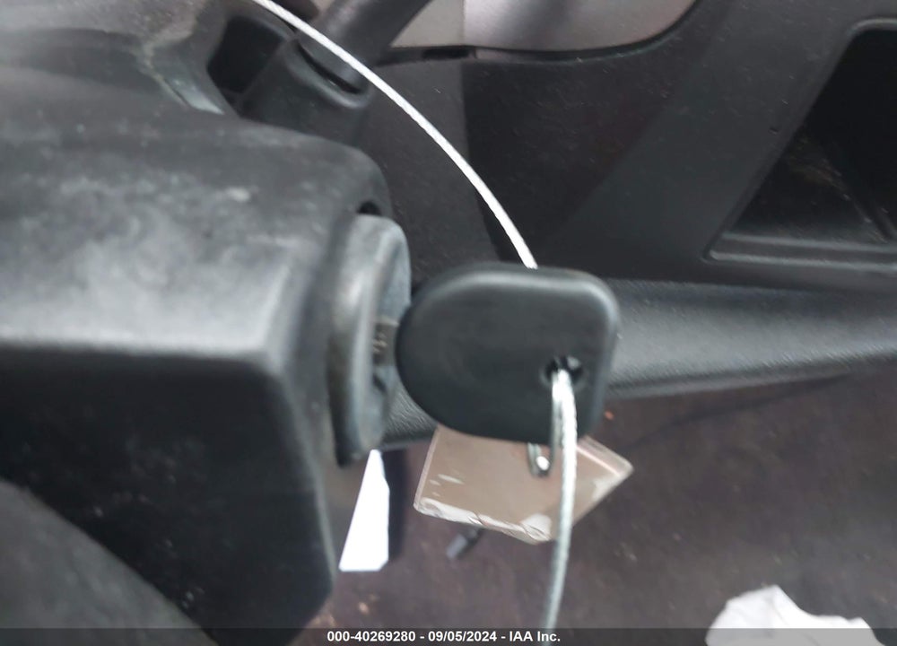 2011 CHEVROLET SILVERADO 1500 VIN: 1GCRCSE05BZ165723