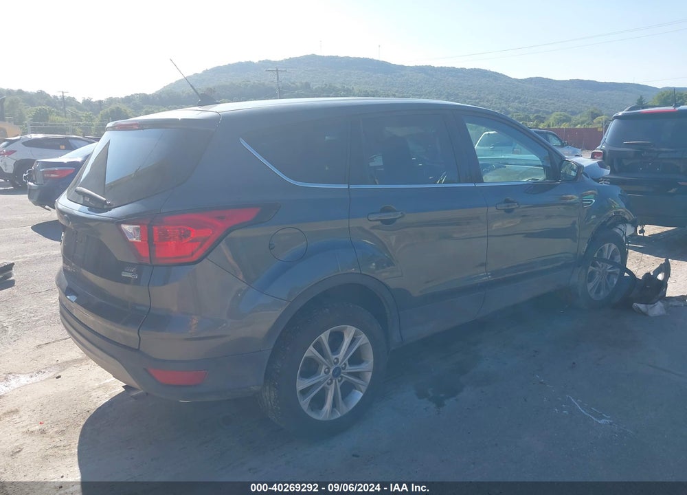 2019 FORD ESCAPE SE VIN: 1FMCU9GDXKUB80593