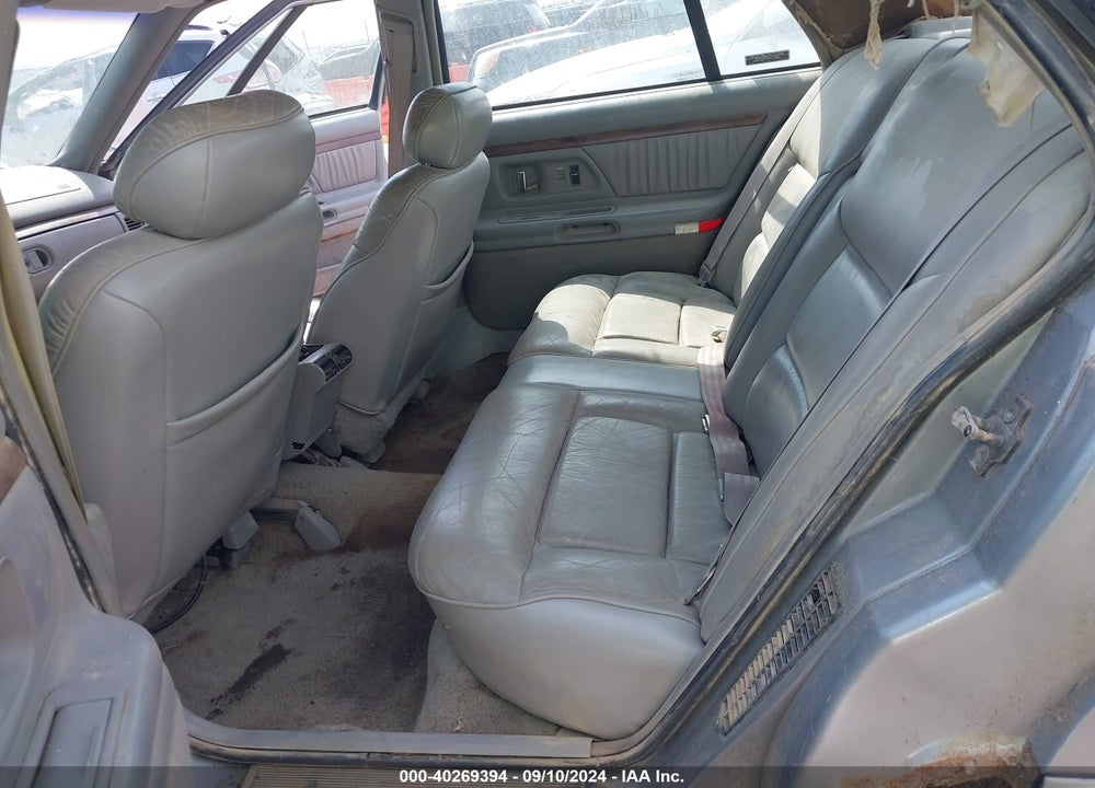 1994 OLDSMOBILE 98 REGENCY ELITE VIN: 1G3CW52L3R4300895