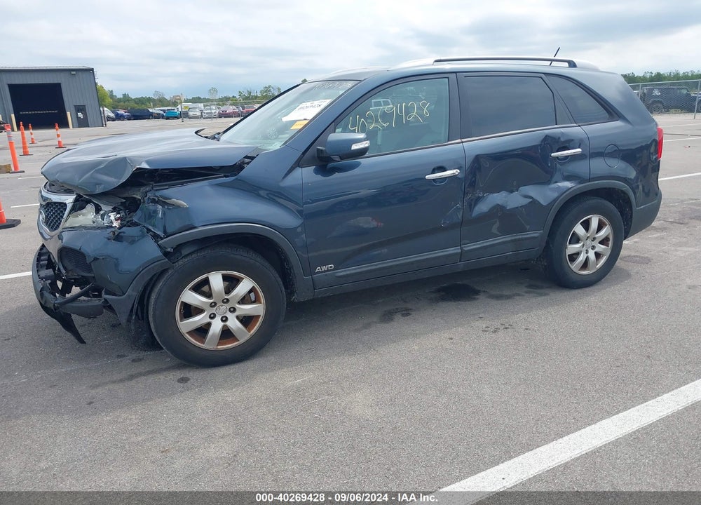 2011 KIA SORENTO LX V6 VIN: 5XYKTDA26BG123032