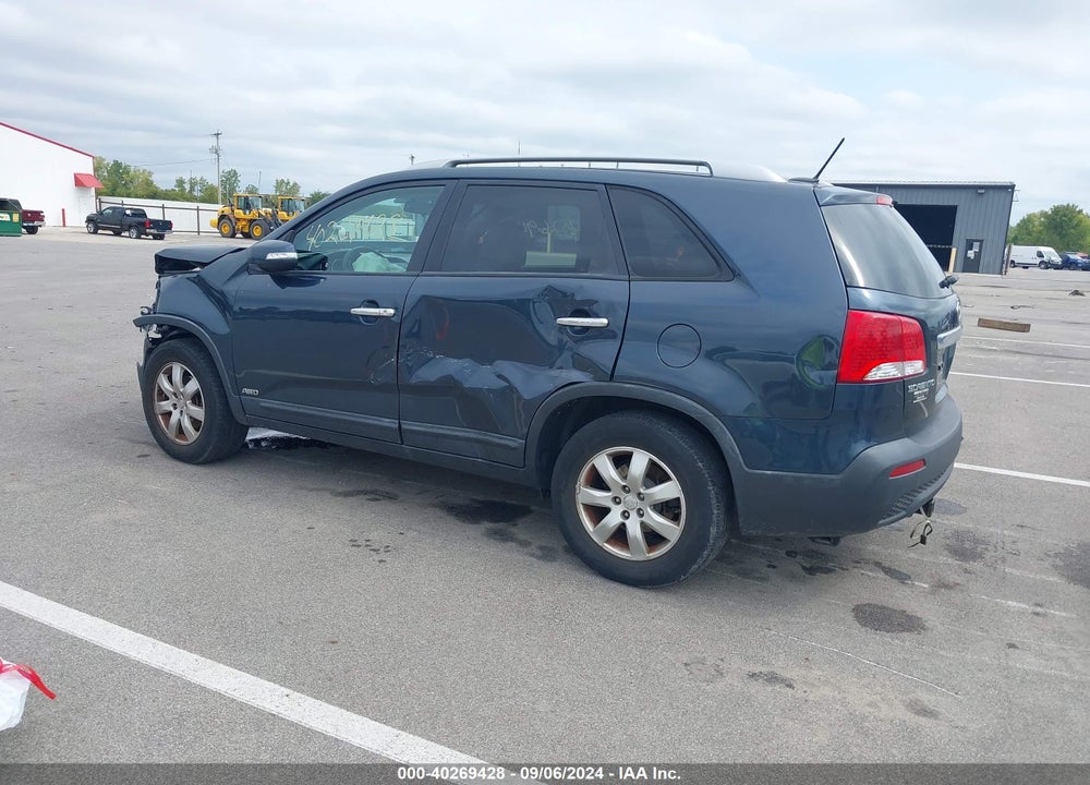 2011 KIA SORENTO LX V6 VIN: 5XYKTDA26BG123032