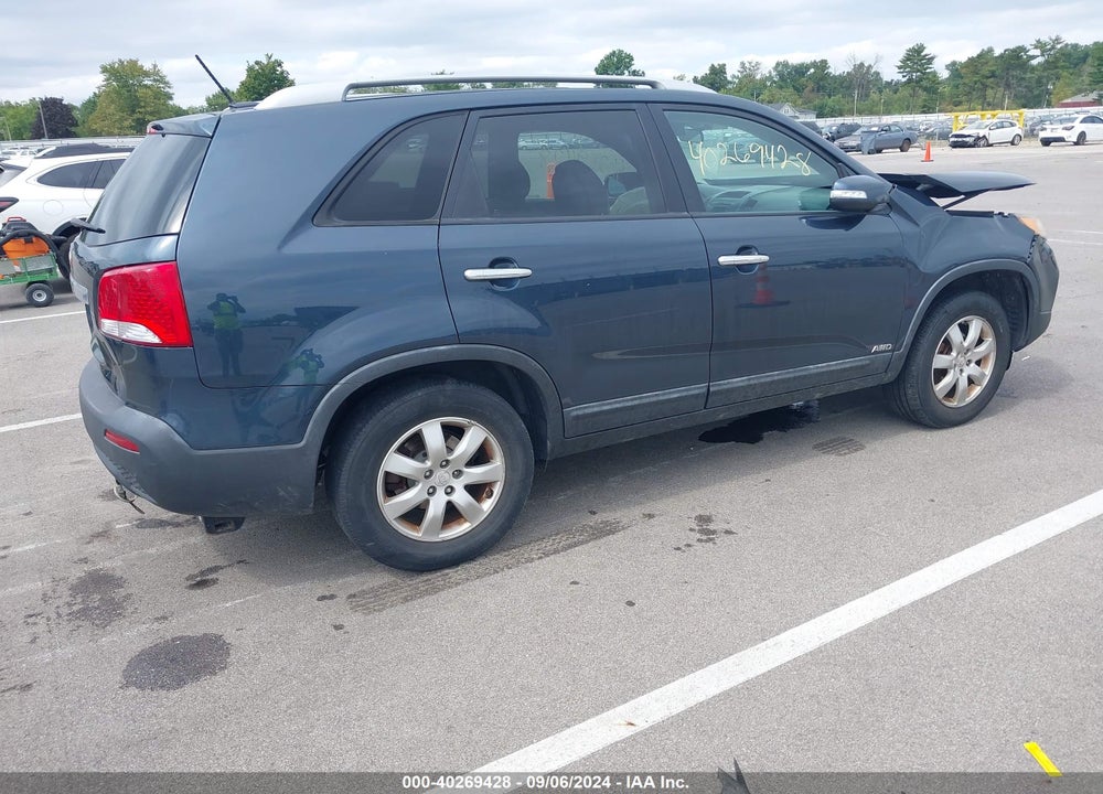 2011 KIA SORENTO LX V6 VIN: 5XYKTDA26BG123032