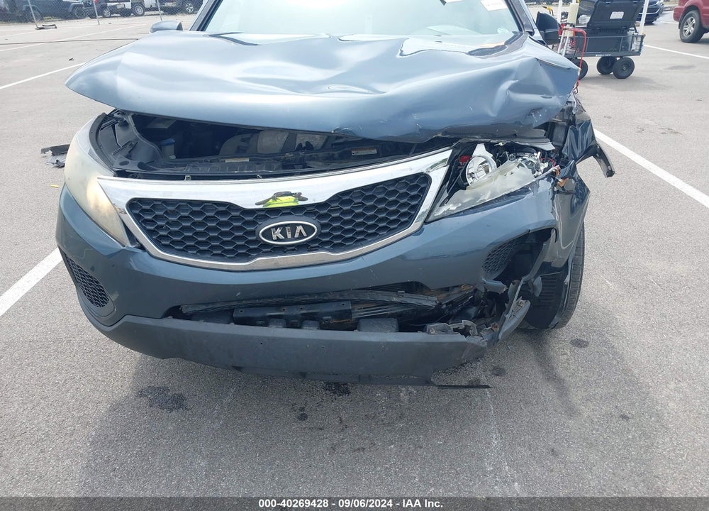 2011 KIA SORENTO LX V6 VIN: 5XYKTDA26BG123032