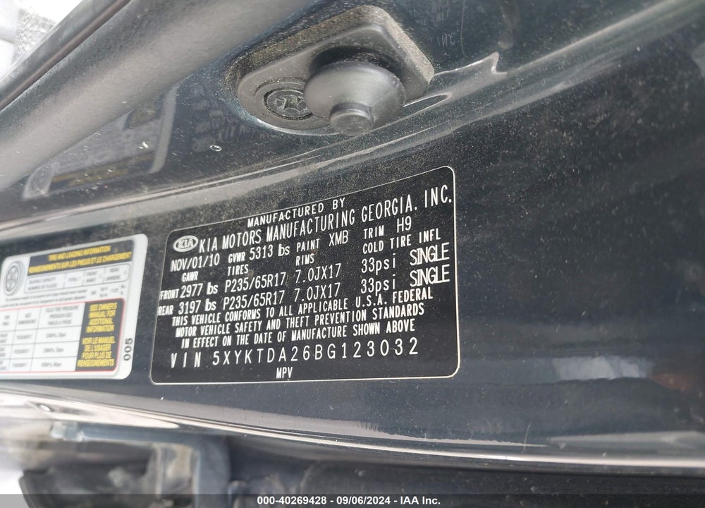 2011 KIA SORENTO LX V6 VIN: 5XYKTDA26BG123032