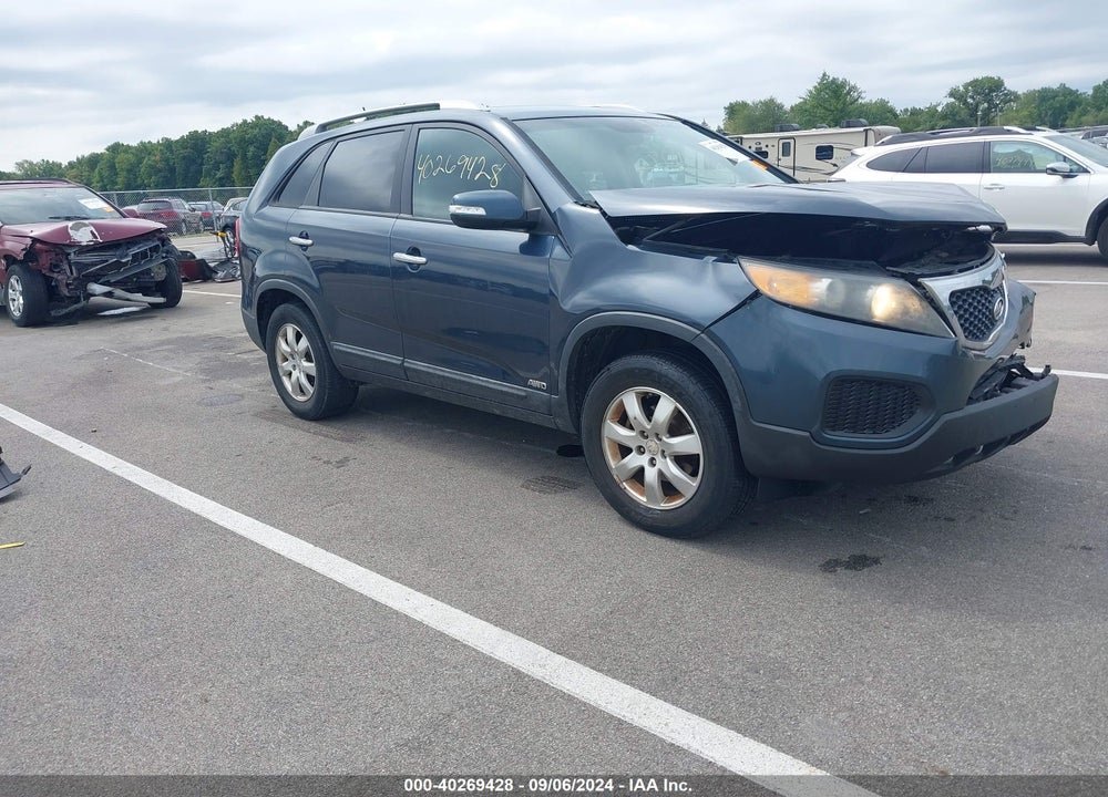 2011 KIA SORENTO LX V6 VIN: 5XYKTDA26BG123032