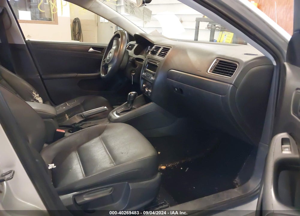 2012 VOLKSWAGEN JETTA 2.5L SE VIN: 3VWDX7AJ5CM069147