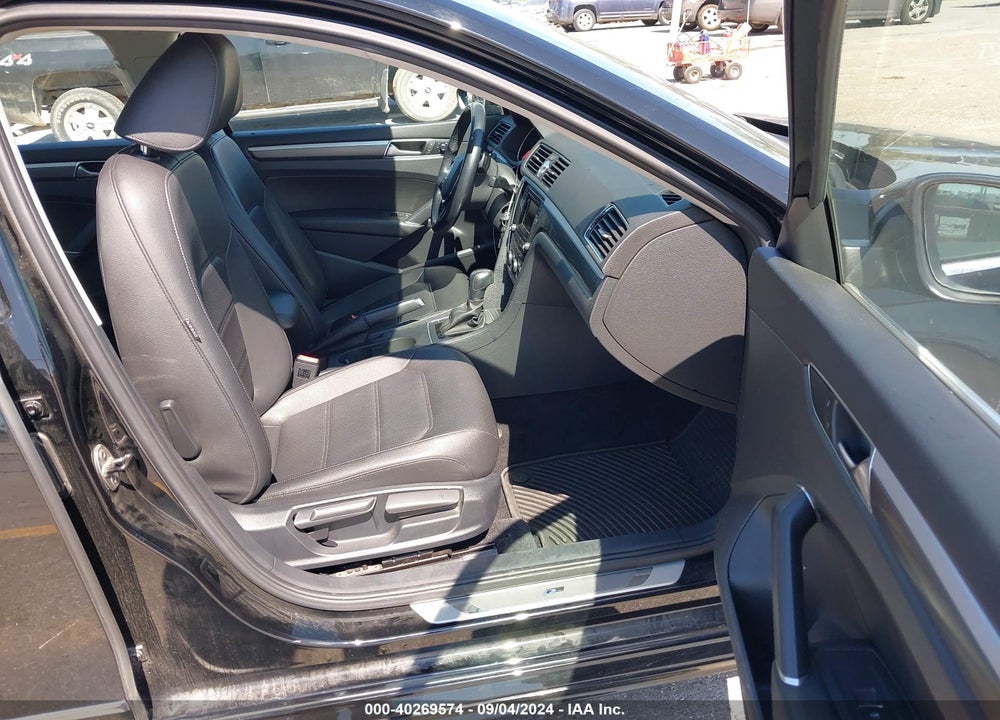 2016 VOLKSWAGEN PASSAT 1.8T R-LINE W/COMFORT PKG VIN: 1VWAT7A33GC062446