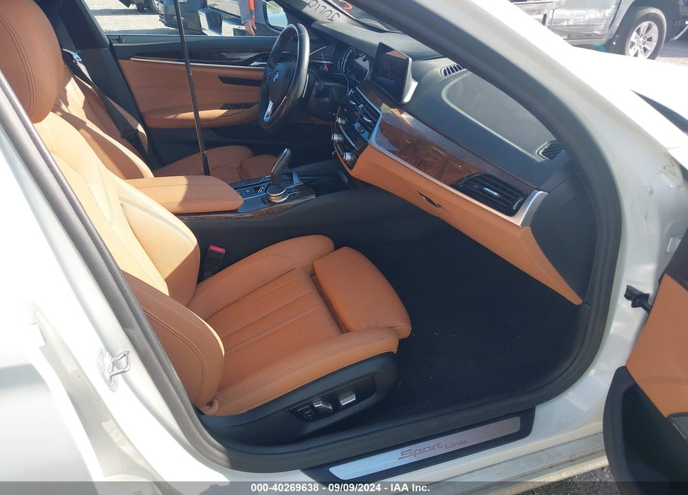 2019 BMW 540I VIN: WBAJE5C5XKBM76948
