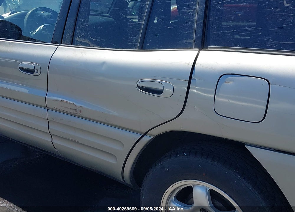 2000 TOYOTA RAV4 VIN: JT3GP10V4Y7065176