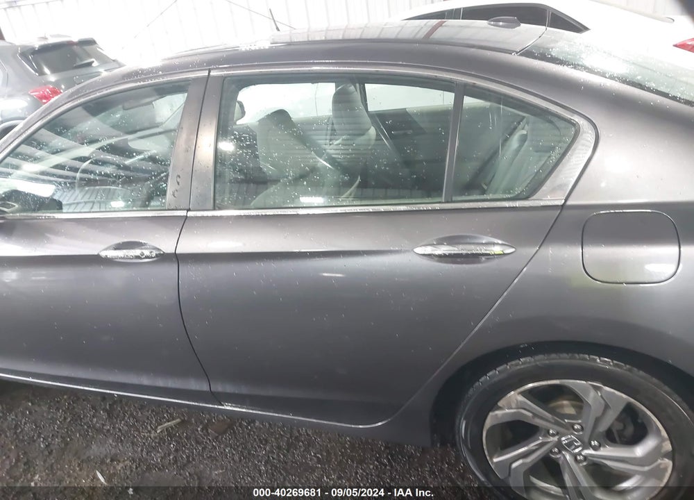 2016 HONDA ACCORD VIN: 1HGCR2F81GA242443