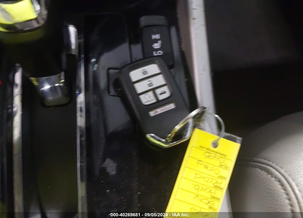 2016 HONDA ACCORD VIN: 1HGCR2F81GA242443