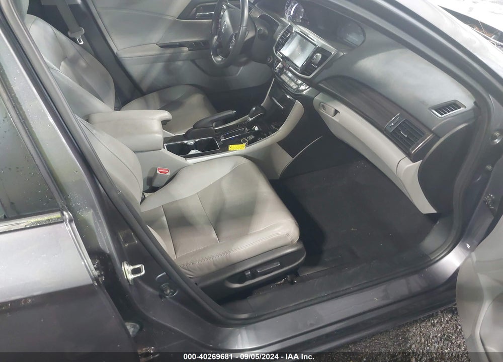 2016 HONDA ACCORD VIN: 1HGCR2F81GA242443