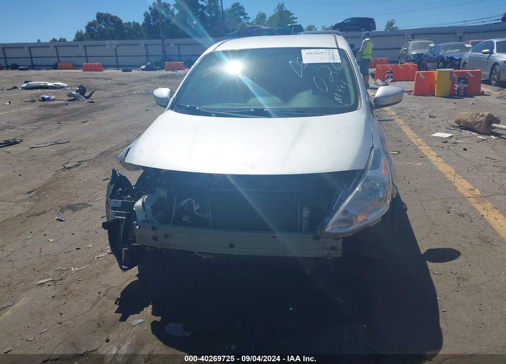 2018 NISSAN VERSA 1.6 SV VIN: 3N1CN7APXJL880201