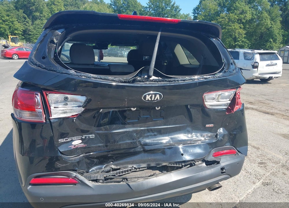 2018 KIA SORENTO 2.4L LX VIN: 5XYPGDA30JG413994