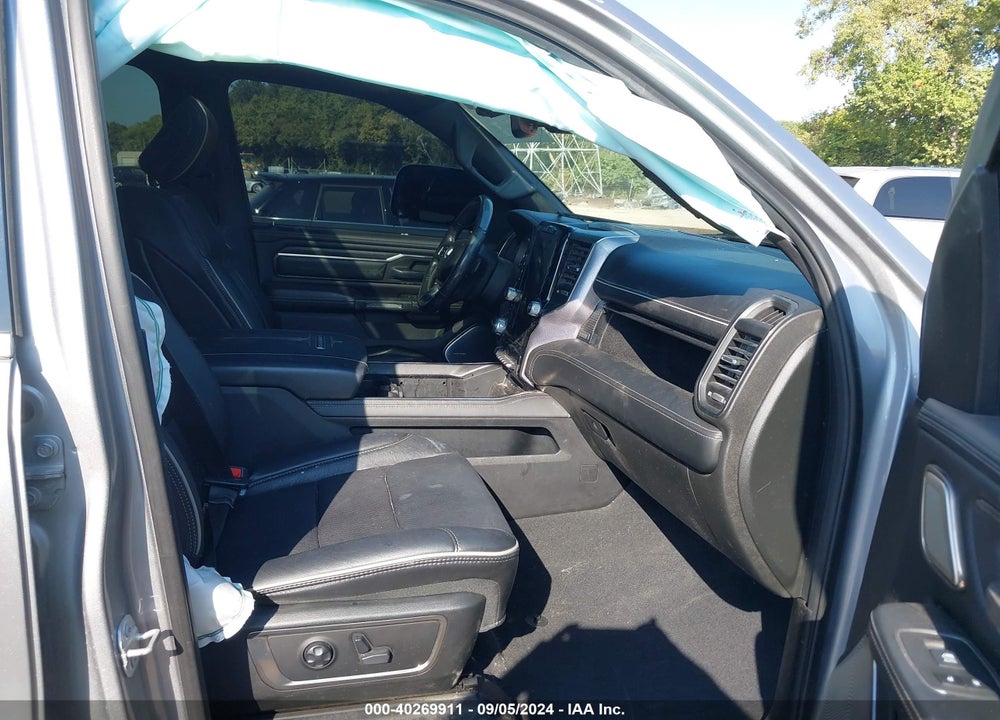 2019 RAM 1500 LIMITED 4X4 5'7 BOX VIN: 1C6SRFHT0KN675148