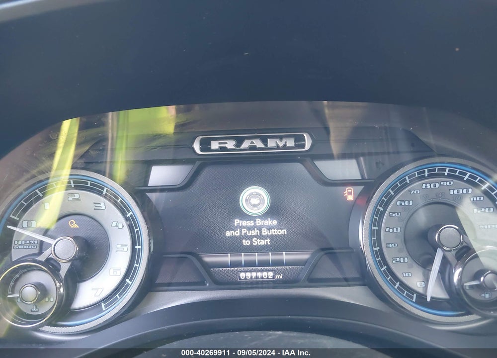 2019 RAM 1500 LIMITED 4X4 5'7 BOX VIN: 1C6SRFHT0KN675148