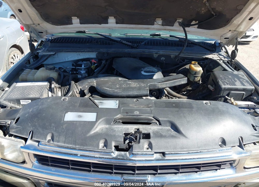2002 CHEVROLET TAHOE LS VIN: 1GNEC13V12R180556