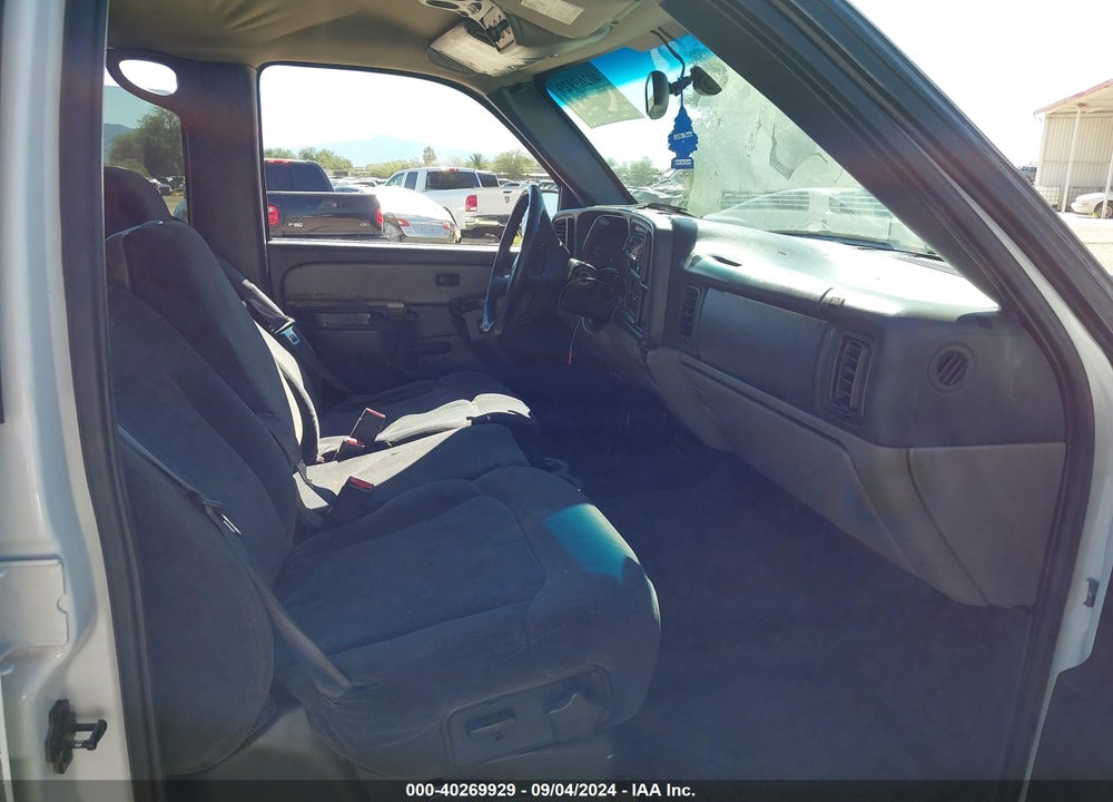 2002 CHEVROLET TAHOE LS VIN: 1GNEC13V12R180556