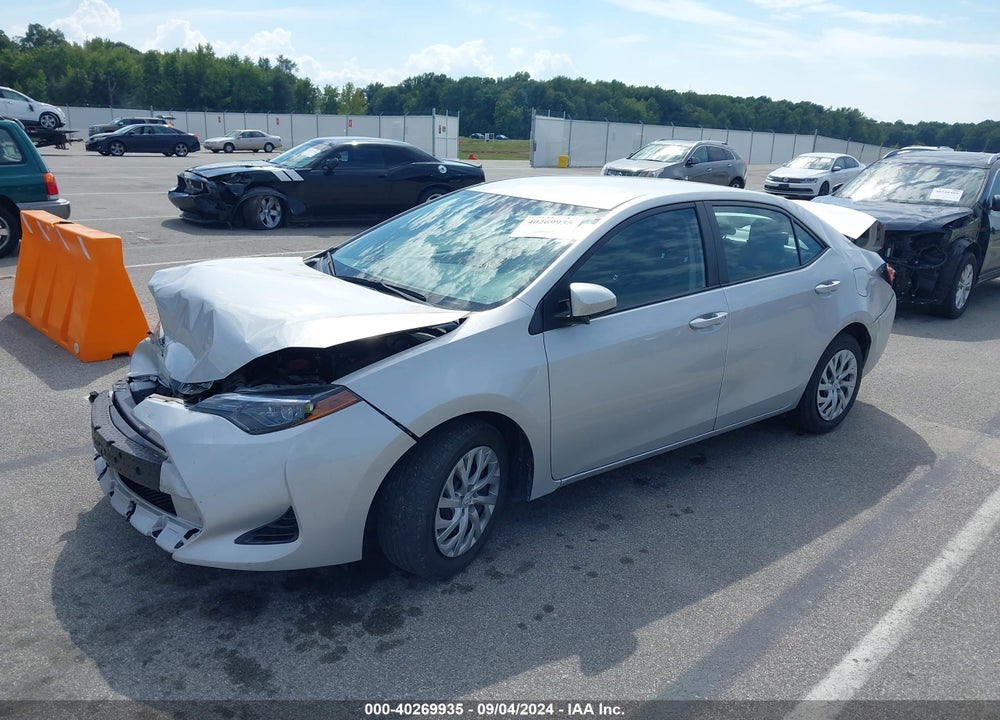 2018 TOYOTA COROLLA LE VIN: 2T1BURHE2JC098814