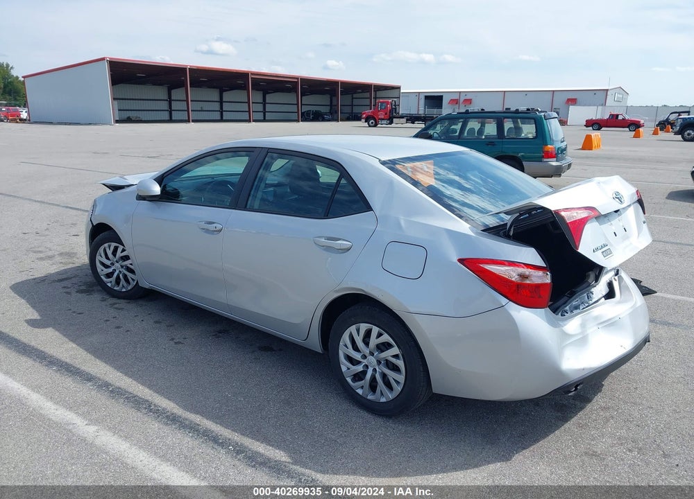 2018 TOYOTA COROLLA LE VIN: 2T1BURHE2JC098814