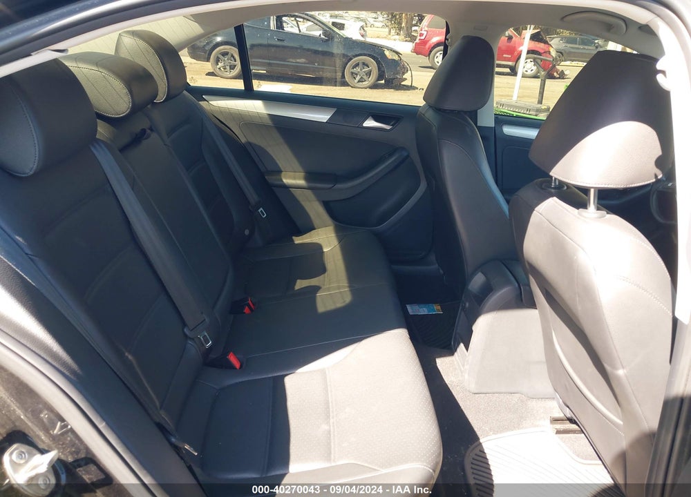 2017 VOLKSWAGEN JETTA 1.4T SE VIN: 3VWDB7AJ1HM228008