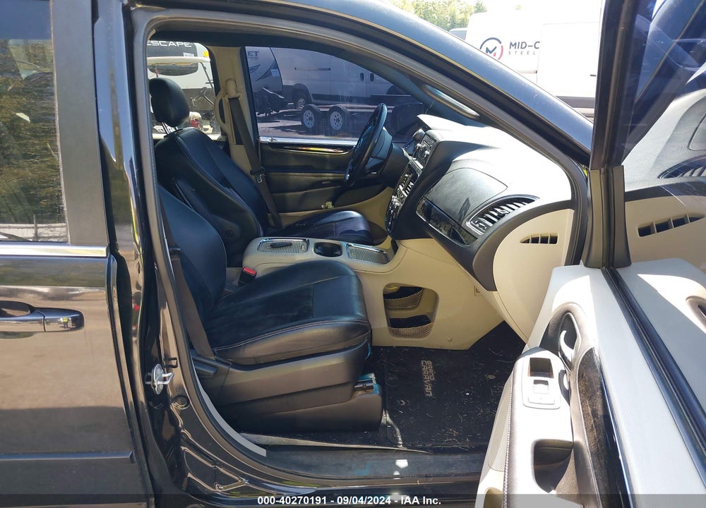 2017 DODGE GRAND CARAVAN SXT VIN: 2C4RDGCG2HR589440