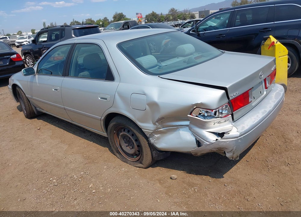 2000 TOYOTA CAMRY LE VIN: JT2BG22K3Y0499301