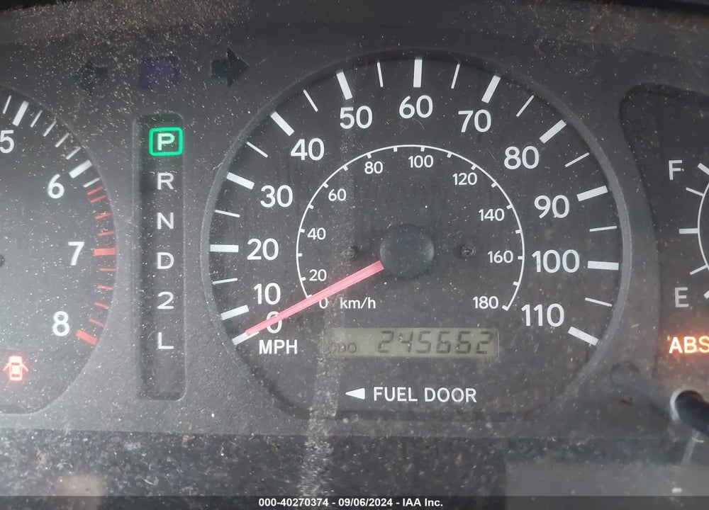 1998 TOYOTA SIENNA XLE VIN: 4T3ZF13C7WU018128