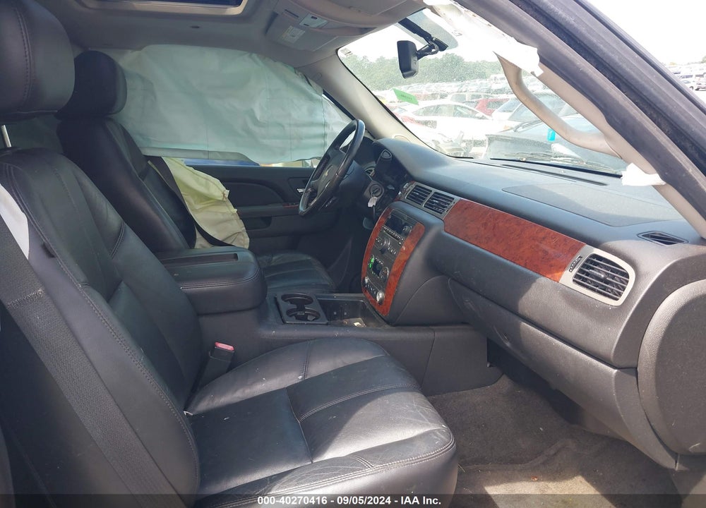 2010 CHEVROLET SUBURBAN 1500 LT1 VIN: 1GNUCJE08AR228971