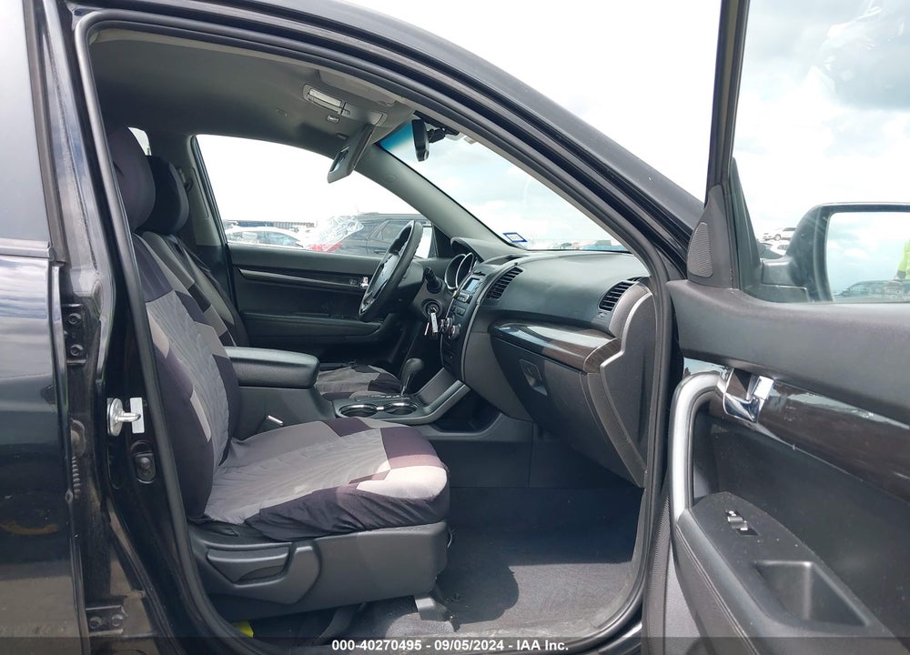 2012 KIA SORENTO VIN: 5XYKT3A62CG267398