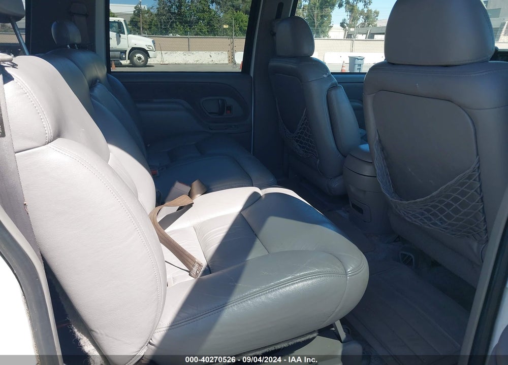 1996 CHEVROLET SUBURBAN VIN: 3GNFK16R4TG119242