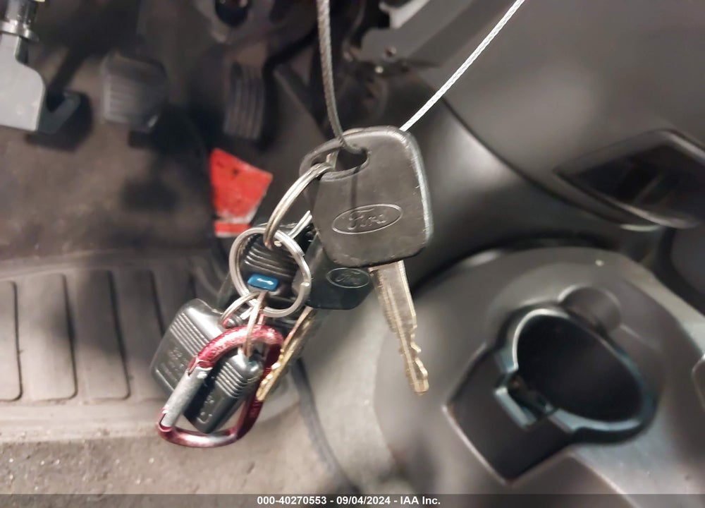 2005 FORD FOCUS ZX4 VIN: 1FAHP34NX5W125894