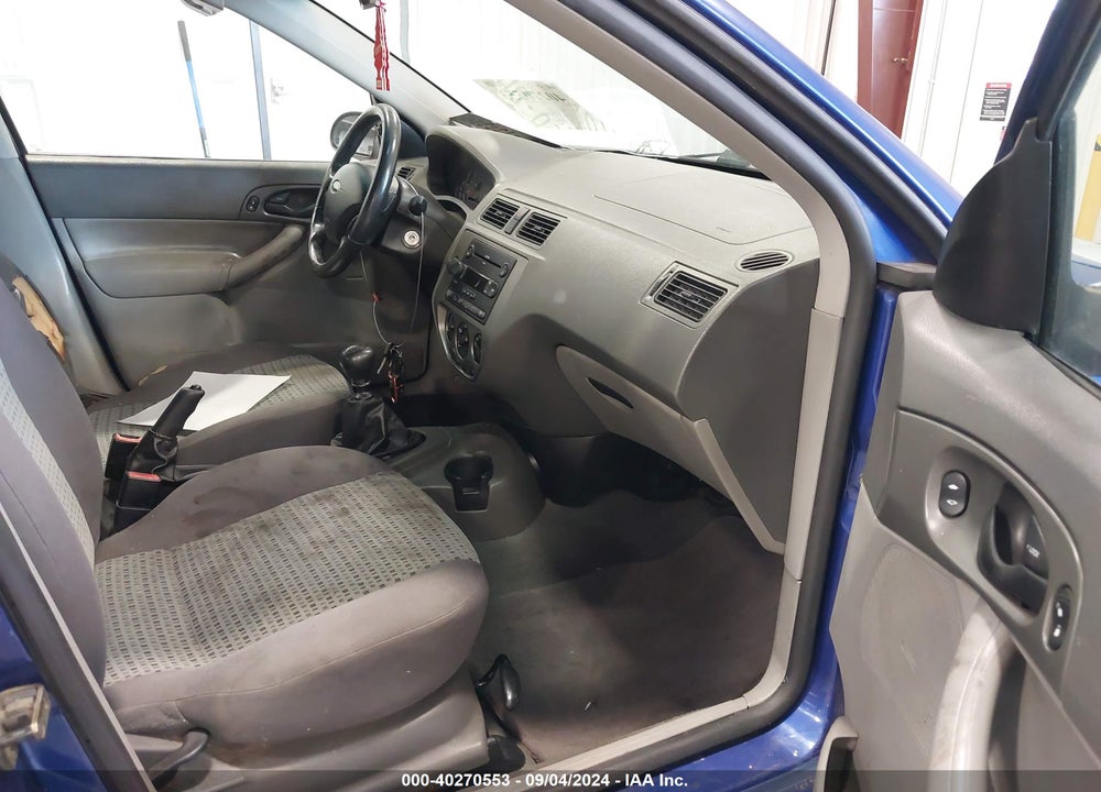 2005 FORD FOCUS ZX4 VIN: 1FAHP34NX5W125894
