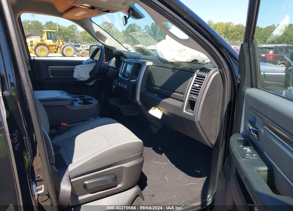 2024 RAM 1500 CLASSIC SLT QUAD CAB 4X4 6'4 BOX VIN: 1C6RR7GG1RS156324