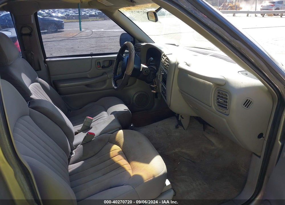 2003 CHEVROLET S-10 VIN: 1GCCS19H838189881
